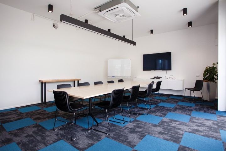 meetingroom1.jpg
